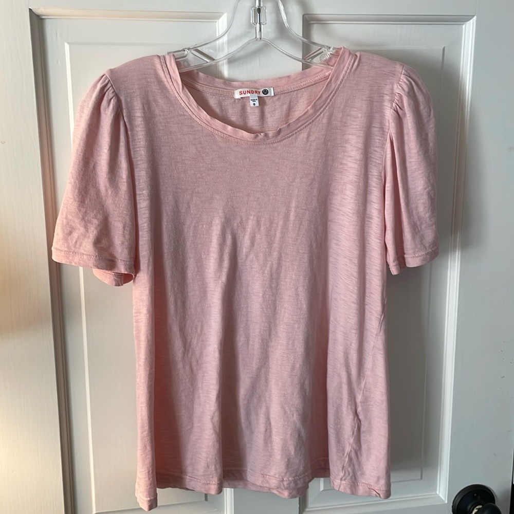 Adorable, super girly powder, pink, feminine puff sleeve, Sundry tee top XS 💕